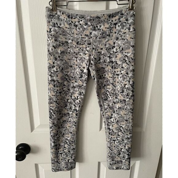 Lululemon wunder under crops in pink / gray camo size 4 - Picture 4 of 9